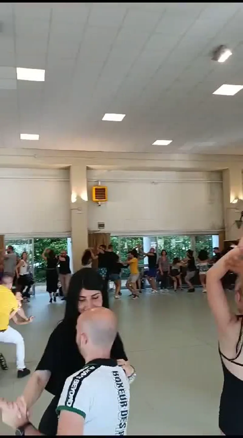 Marco y Valeria durante un'esibizione davanti al pubblico